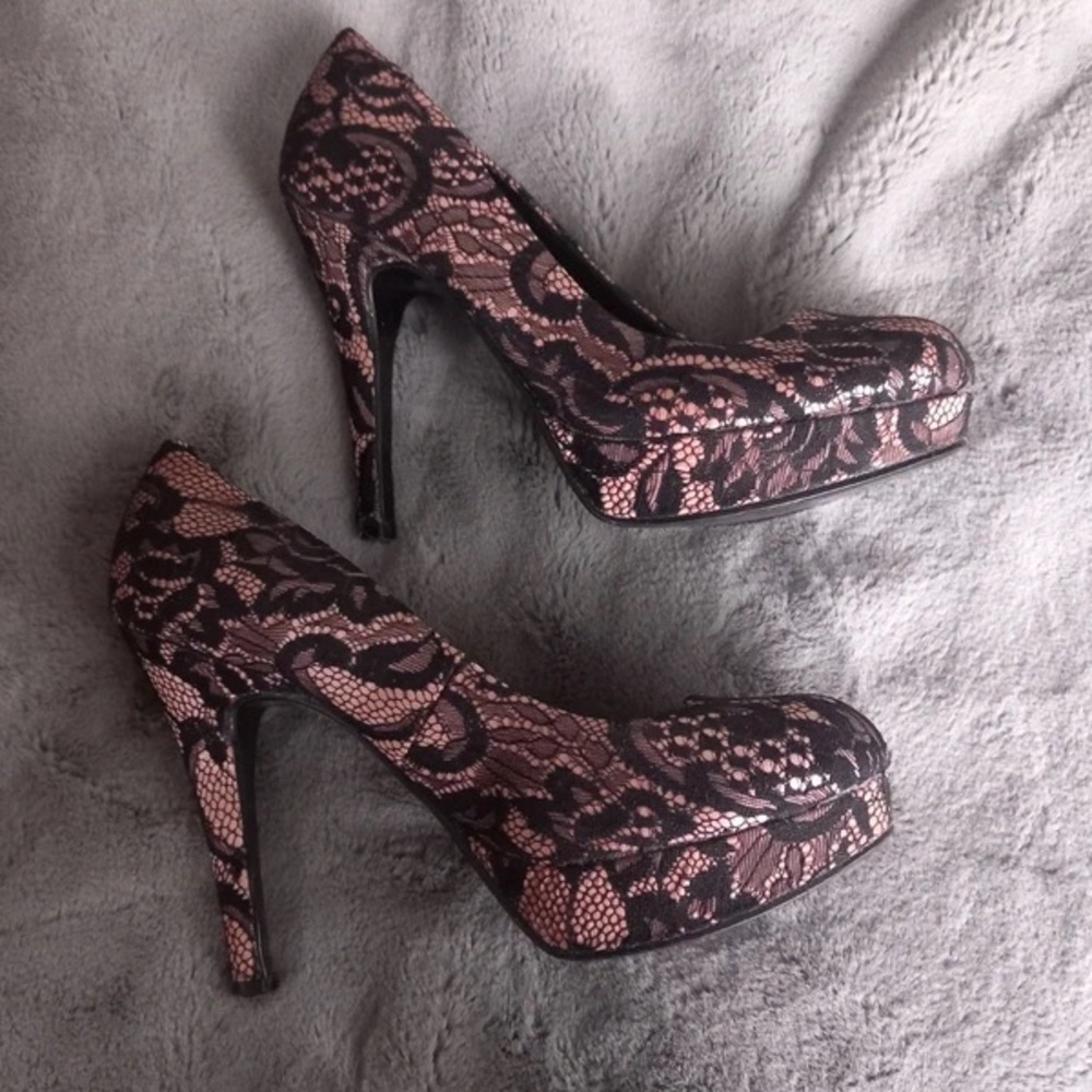 Chic Lace Platform Heels